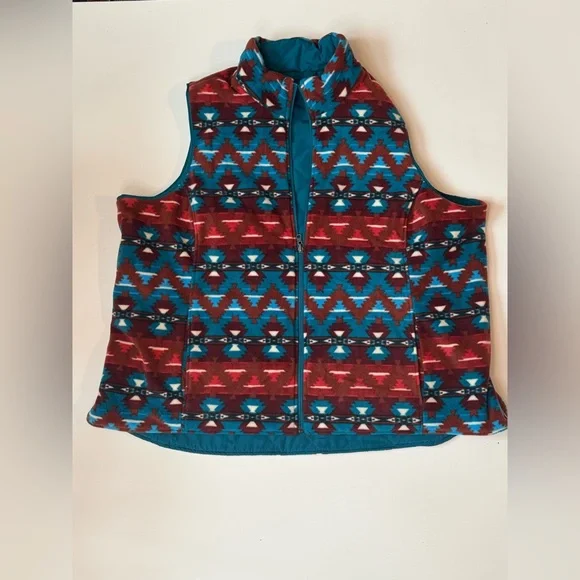 Ariat Reversible Teal Quilted Vest with Patterned Fleece - Picture 2 of 7